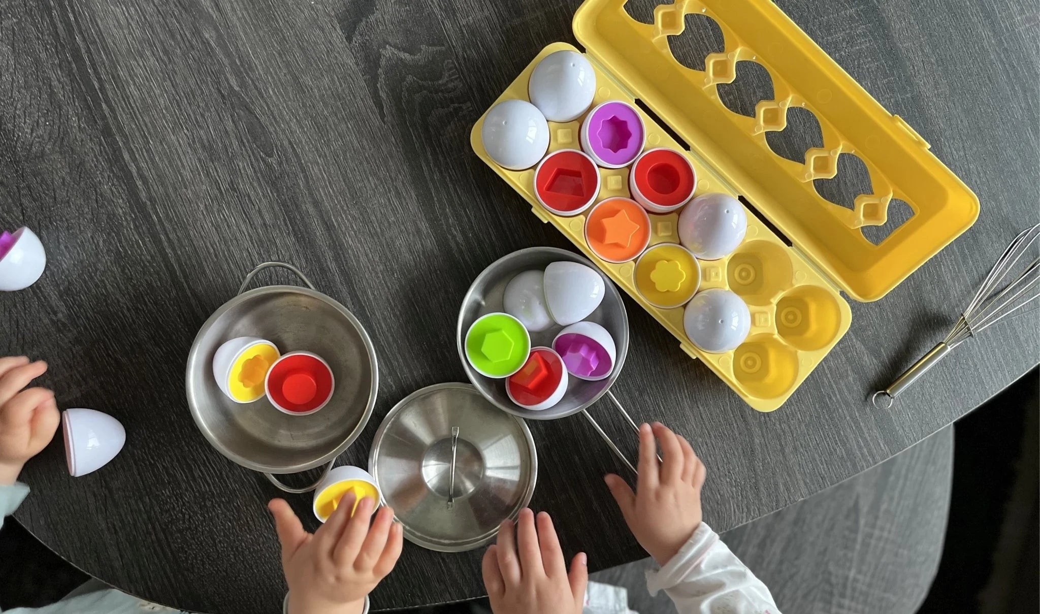Do you want to know how to teach children colours and shapes properly? We'll show you how to do it. We have five fun activities for you